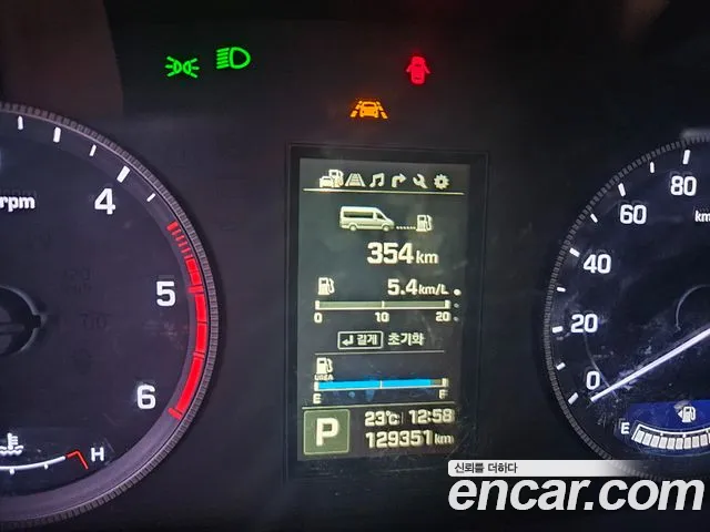 Hyundai Staria 2018 thumb 9