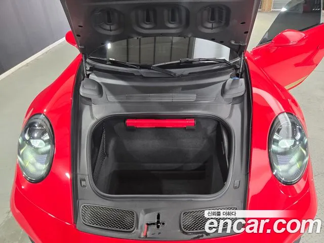 Porsche 911 2021 thumb 6
