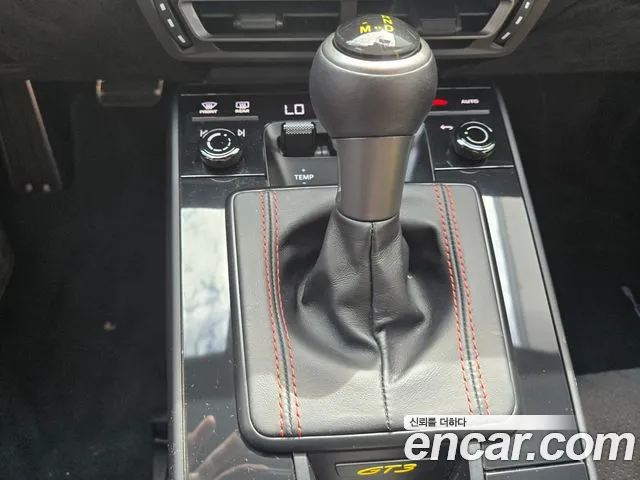 Porsche 911 2021 thumb 9