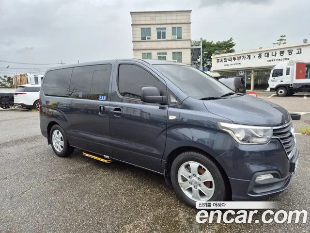 Hyundai Starex 2018 thumb 3