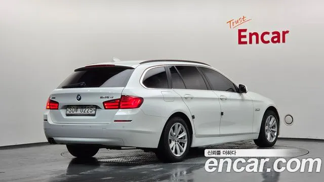BMW 5-Series 2013 thumb 2