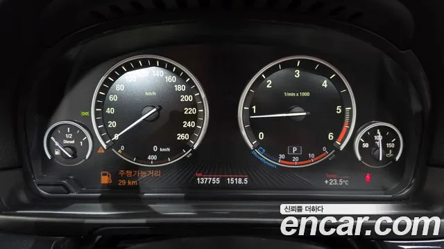 BMW 5-Series 2013 thumb 8