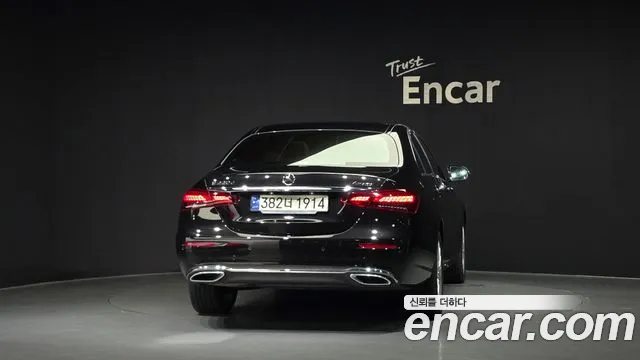 Mercedes-Benz E-Класс 2023 thumb 4
