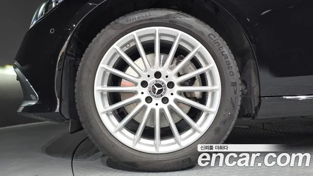 Mercedes-Benz E-Класс 2023 thumb 5
