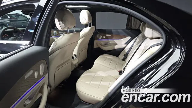 Mercedes-Benz E-Класс 2023 thumb 11