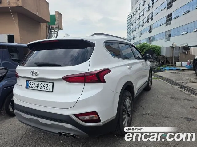 Hyundai Santa Fe 2019 thumb 3