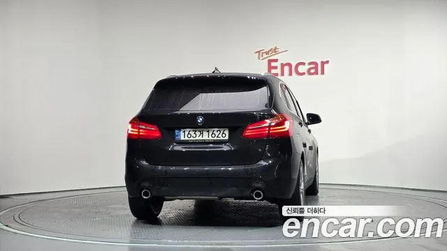BMW 2-Series 2020 thumb 4