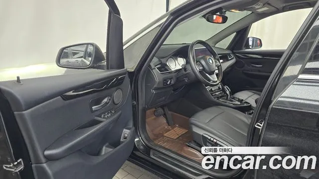 BMW 2-Series 2020 thumb 10