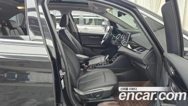 BMW 2-Series 2020 thumb 11