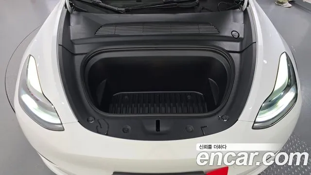 Tesla Model Y 2023 thumb 6