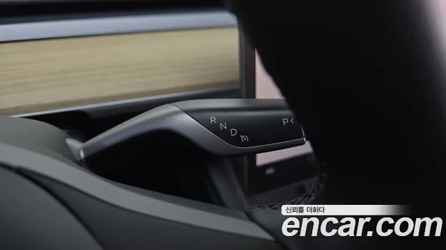 Tesla Model Y 2023 thumb 9