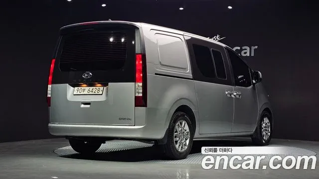 Hyundai Staria 2021 thumb 2