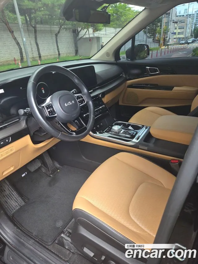 Kia Carnival 2021 thumb 10