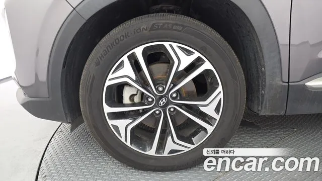 Hyundai Santa Fe 2019 thumb 5