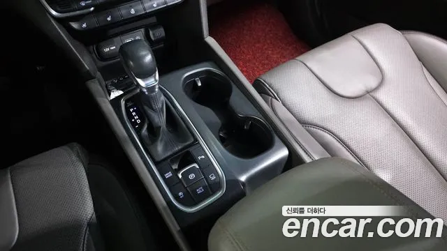 Hyundai Santa Fe 2019 thumb 9