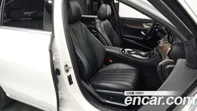 Mercedes-Benz E-Класс 2019 thumb 11