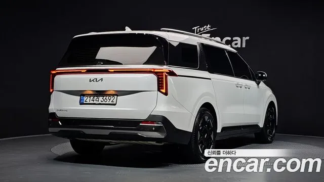 Kia Carnival 2024 thumb 2