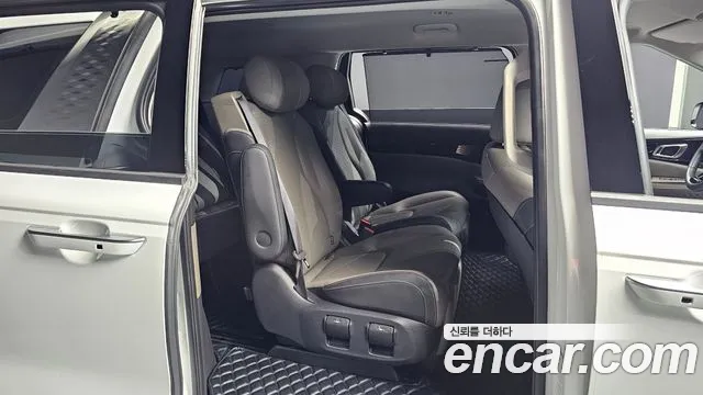 Kia Carnival 2024 thumb 11