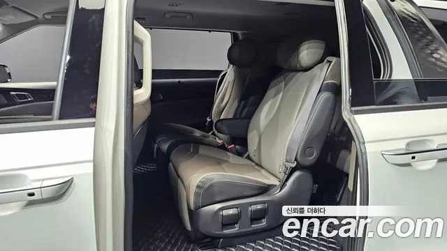 Kia Carnival 2024 thumb 12