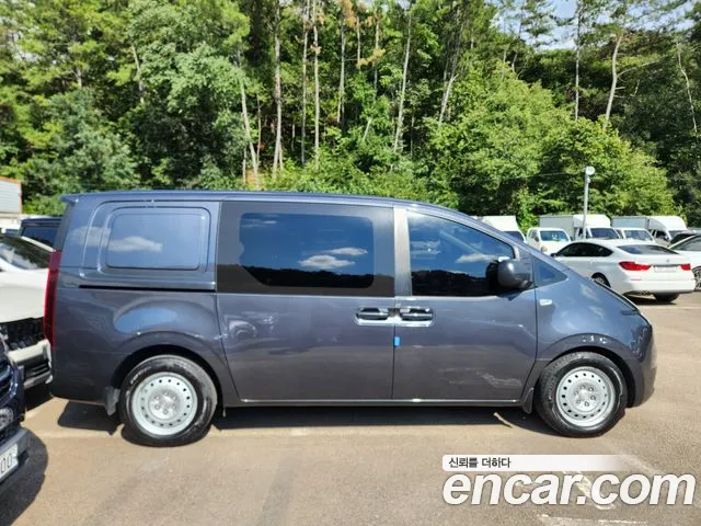 Hyundai Staria 2022 thumb 3