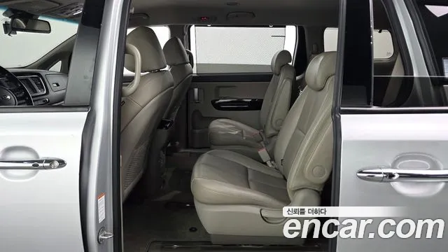 Kia Carnival 2018 thumb 11
