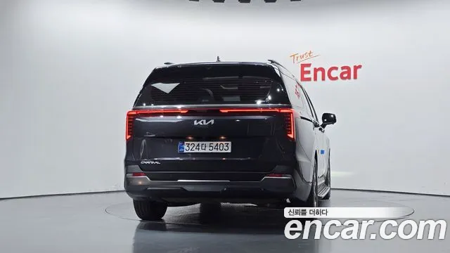 Kia Carnival 2023 thumb 4