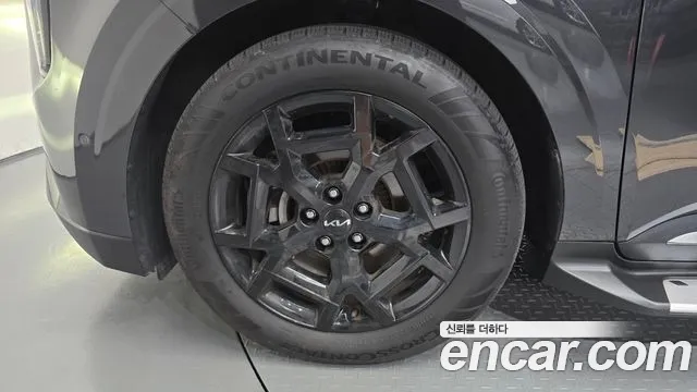 Kia Carnival 2023 thumb 5