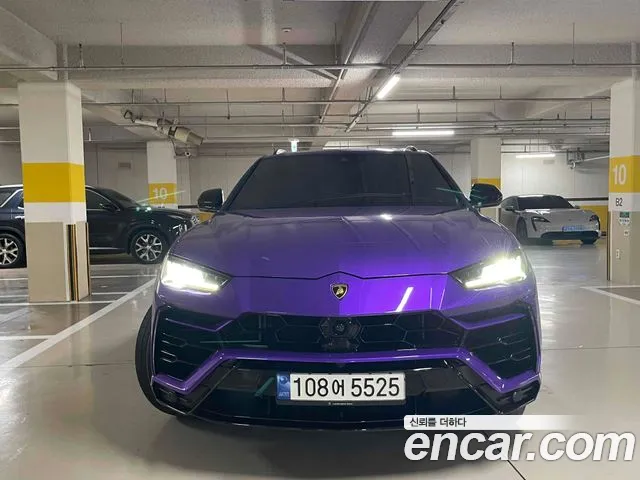 Lamborghini Urus 2022 thumb 2