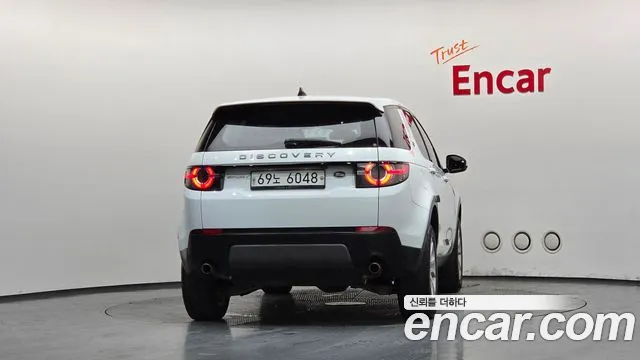 Land Rover Discovery Sport 2019 thumb 3