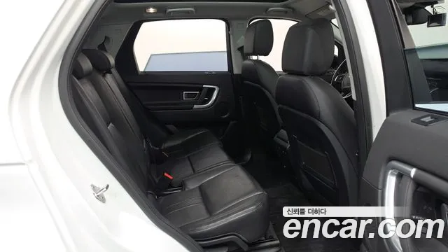 Land Rover Discovery Sport 2019 thumb 10