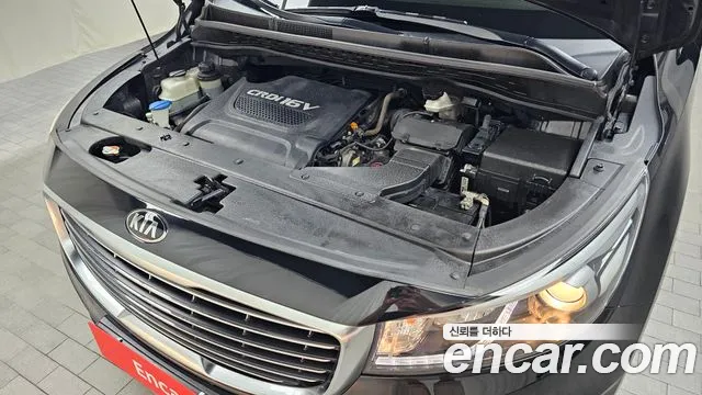 Kia Carnival 2015 thumb 5