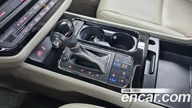 Kia Carnival 2015 thumb 8