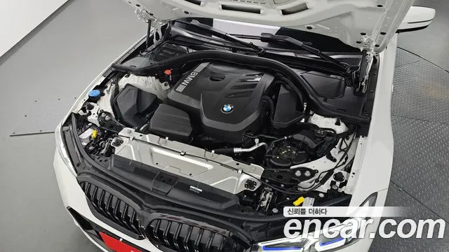 BMW 3-Series 2025 thumb 6