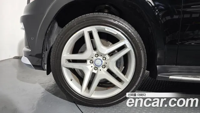 Mercedes-Benz GL-Class 2014 thumb 5