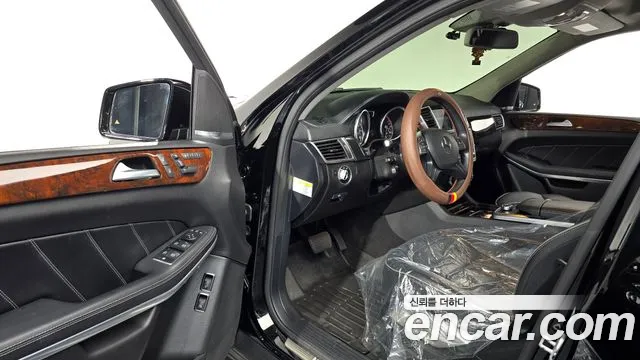 Mercedes-Benz GL-Class 2014 thumb 10