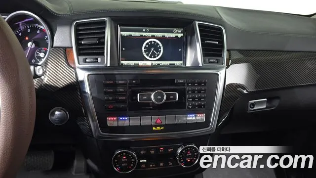 Mercedes-Benz GL-Class 2014 thumb 12