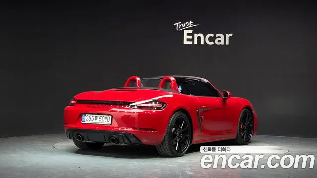 Porsche Cayman 2023 thumb 2
