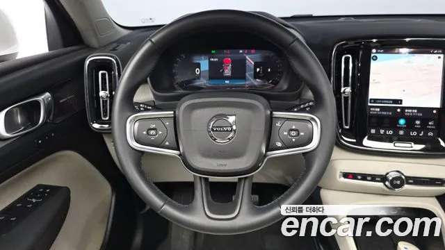 Volvo XC40 2025 thumb 11