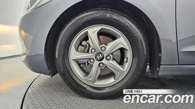 Hyundai Avante 2015 thumb 5