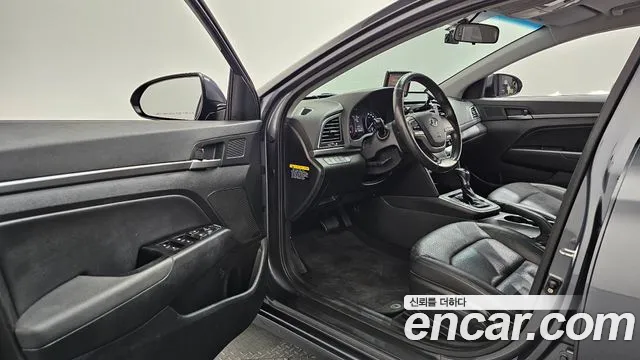 Hyundai Avante 2015 thumb 10