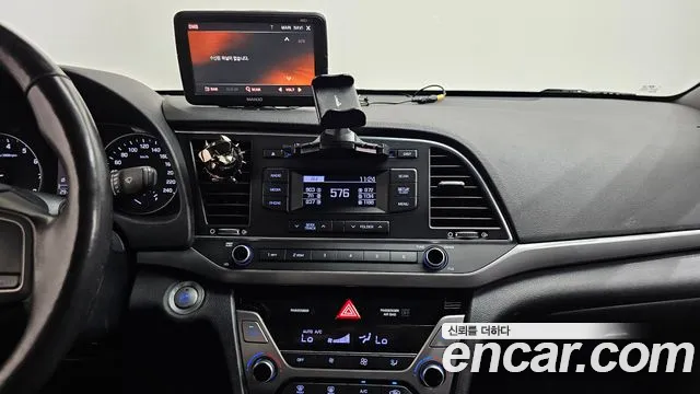 Hyundai Avante 2015 thumb 12