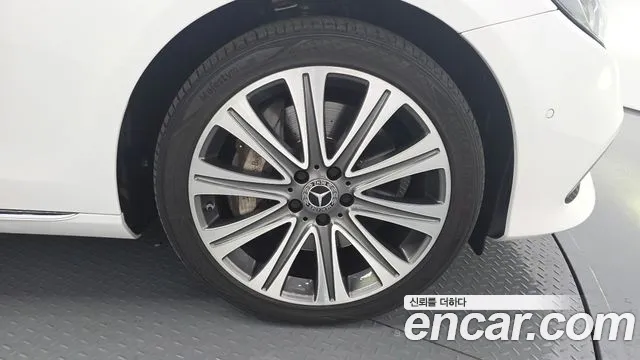 Mercedes-Benz E-Класс 2020 thumb 4
