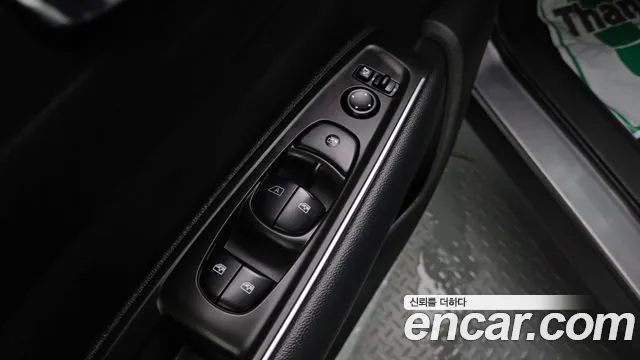 Renault-KoreaSamsung Koleos 2019 thumb 12