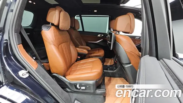BMW X7 2022 thumb 11