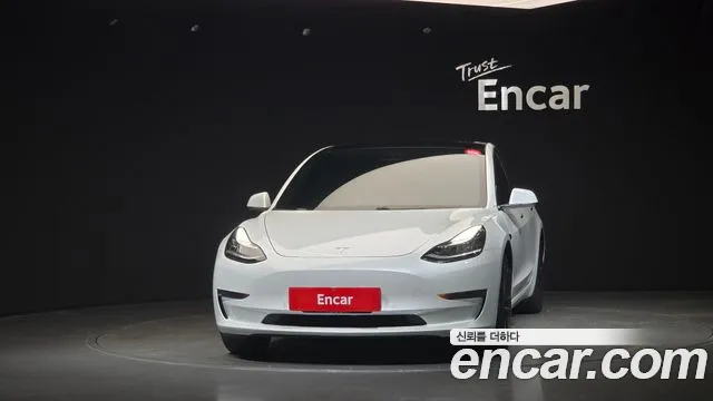 Tesla Model 3 2020 thumb 3