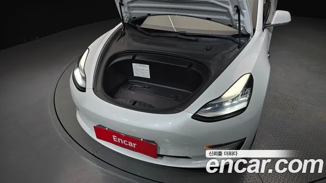 Tesla Model 3 2020 thumb 6