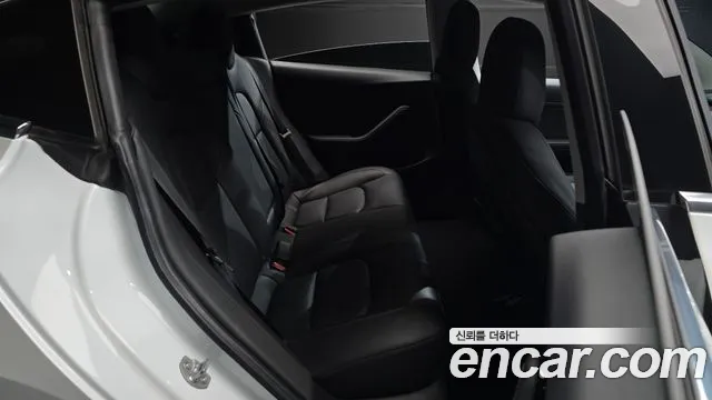 Tesla Model 3 2020 thumb 11