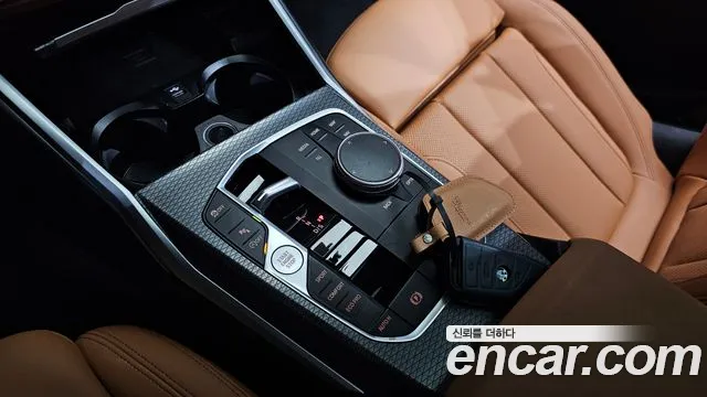 BMW 3-Series 2024 thumb 8