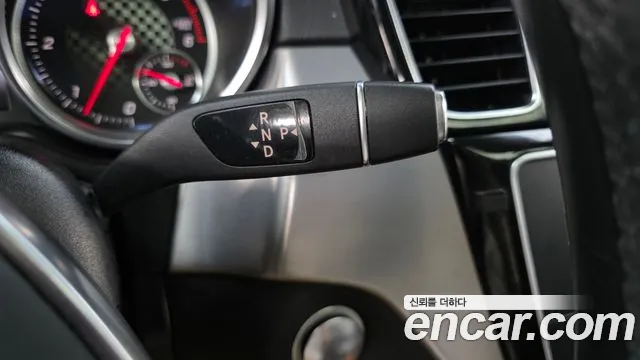 Mercedes-Benz GLE 2017 thumb 9