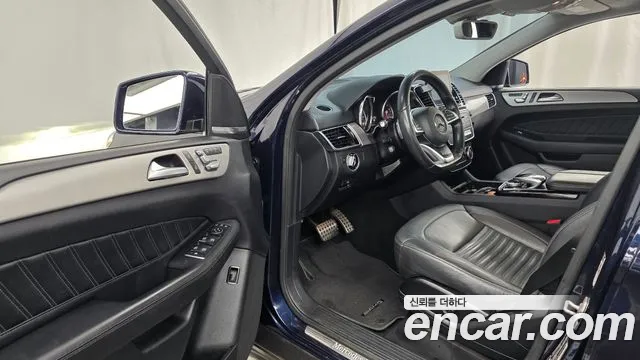 Mercedes-Benz GLE 2017 thumb 10